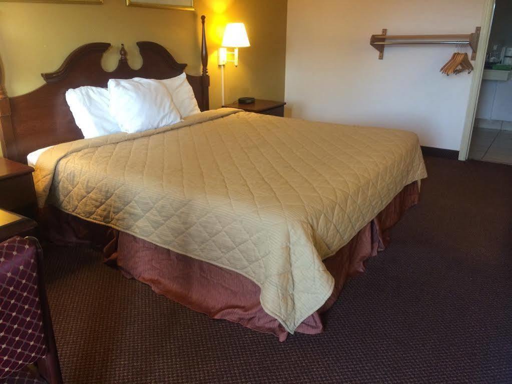Days Inn By Wyndham Donalsonville Ngoại thất bức ảnh